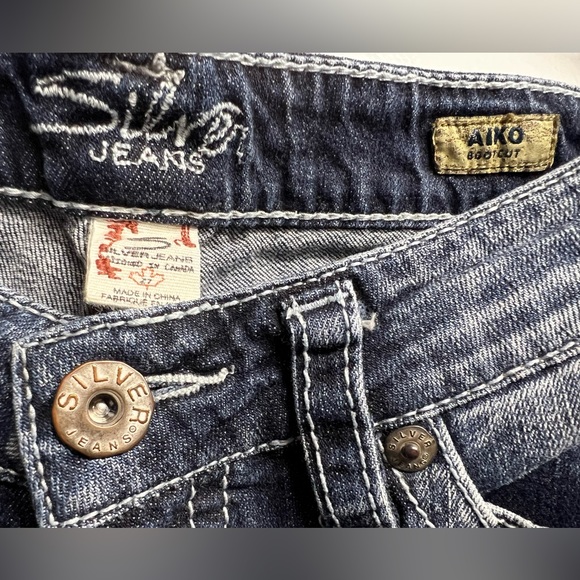 Jeans - Picture 2 of 5